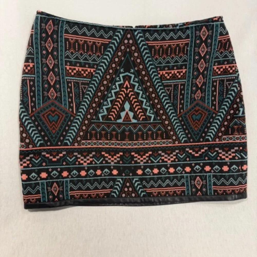 Express Mini Skirt Size 6 Western Boho Pattern Faux Leather Festival - Picture 4 of 11